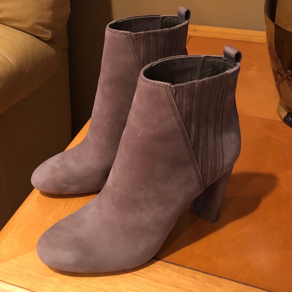 Vince Camuto booties size 7.5